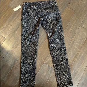 NWT Ecru size 6 stretch fine wale corduroy pants.